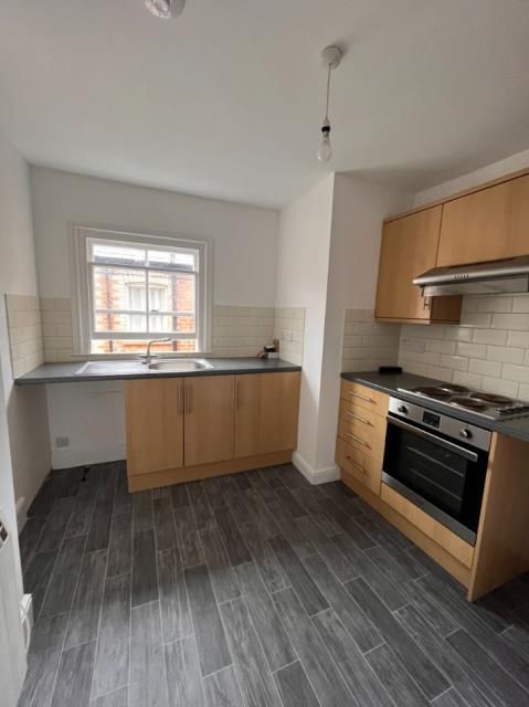 Property photo 2 of 6 Kitchen