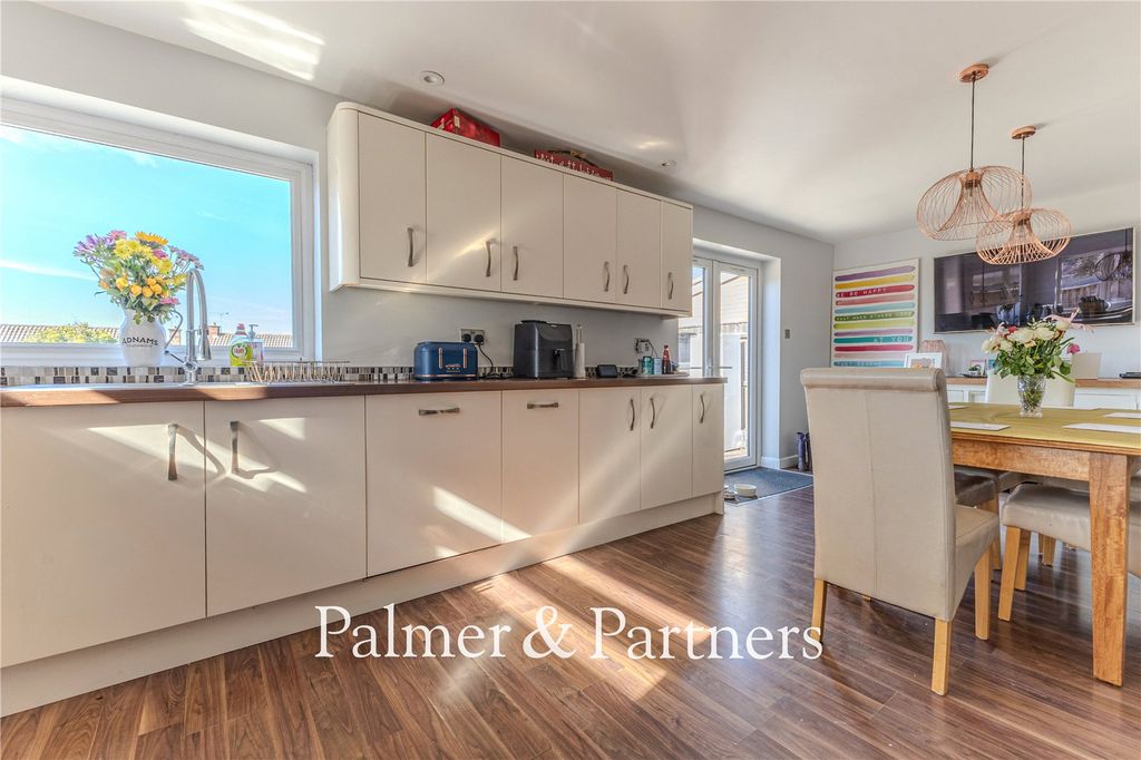 Property photo 2 of 29 Picture No. 03