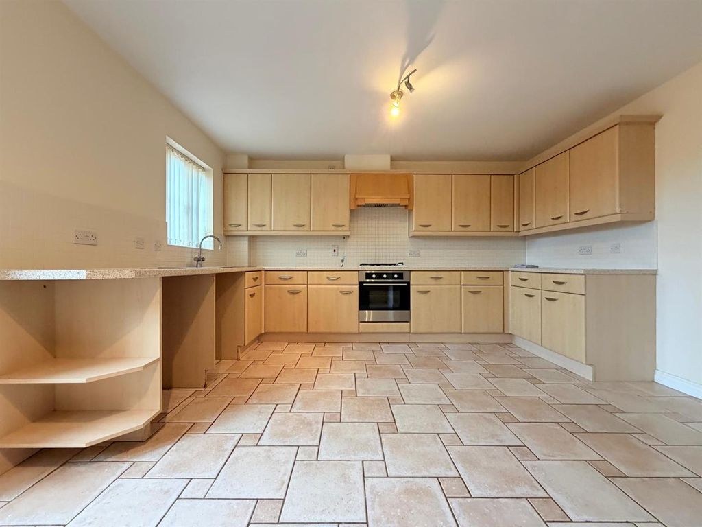 Property photo 3 of 14 Kitchen/Diner