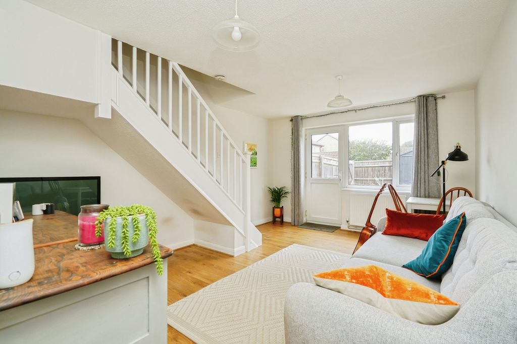 Property photo 2 of 17 Photo