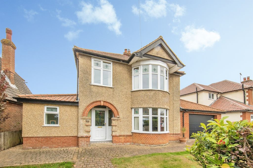 Property photo 1 of 16