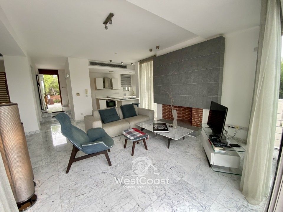 Property photo 2 of 45