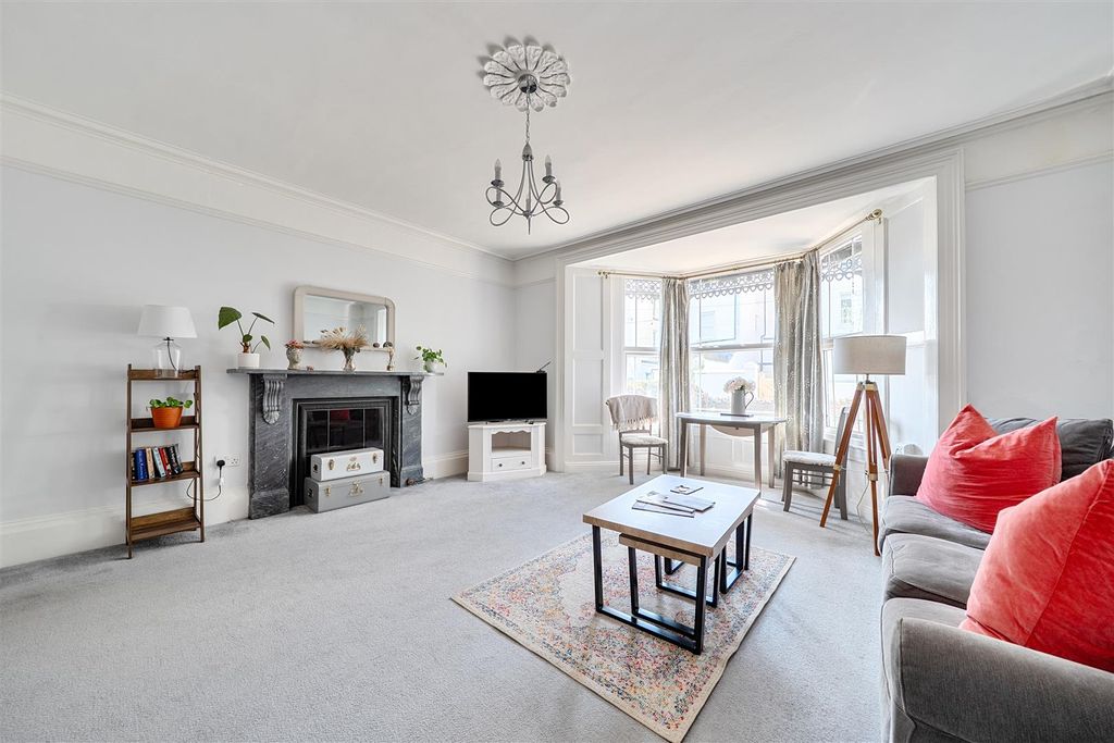 Property photo 3 of 12 Sitting Room