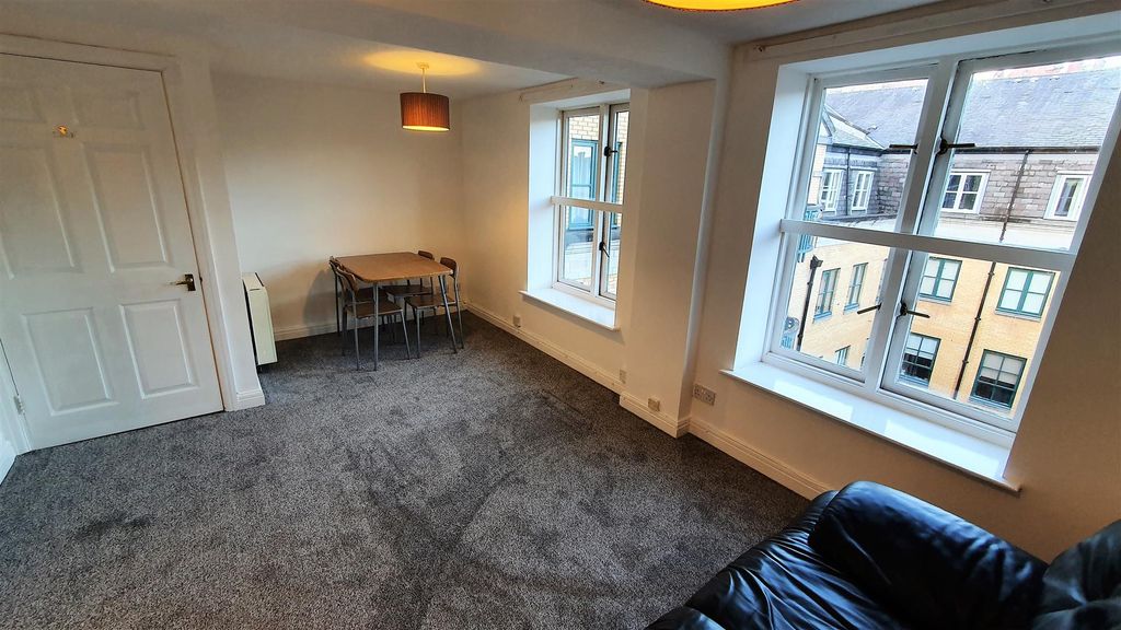 Property photo 3 of 28