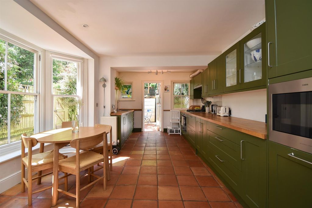 Property photo 3 of 29 Kitchen