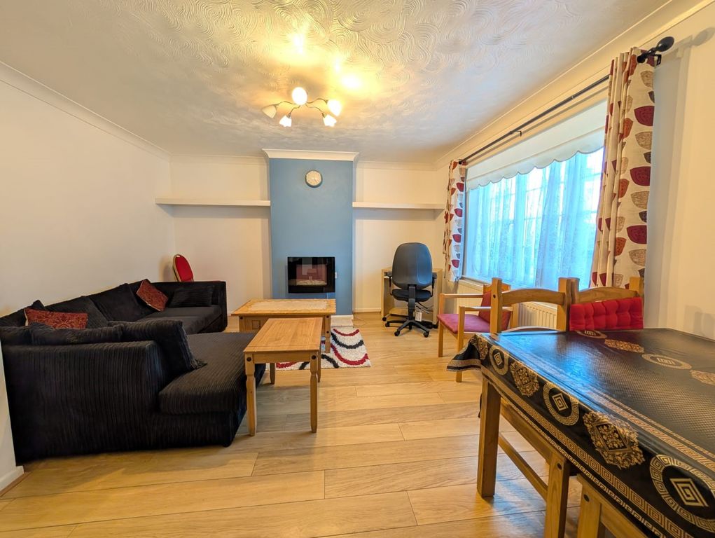 Property photo 3 of 6 Image