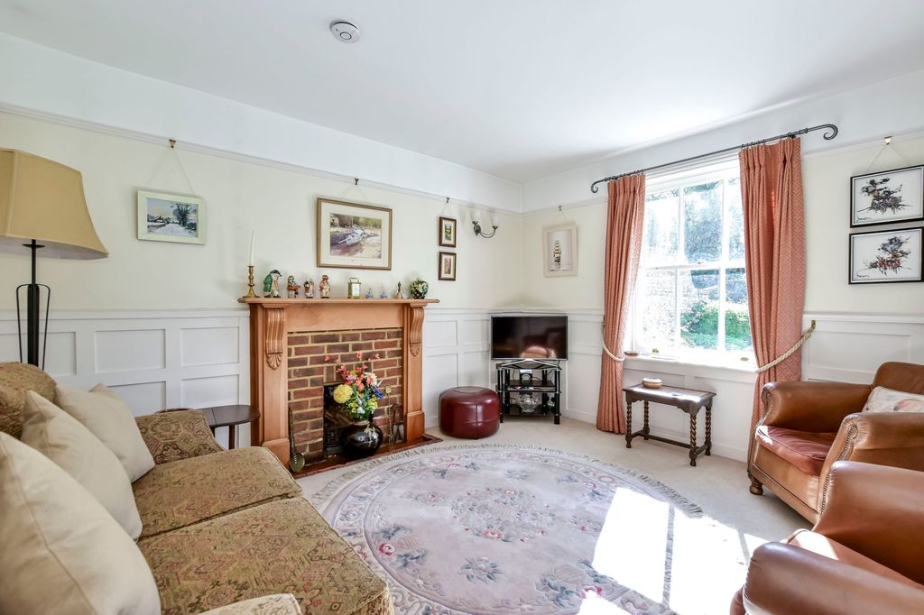Property photo 2 of 23
