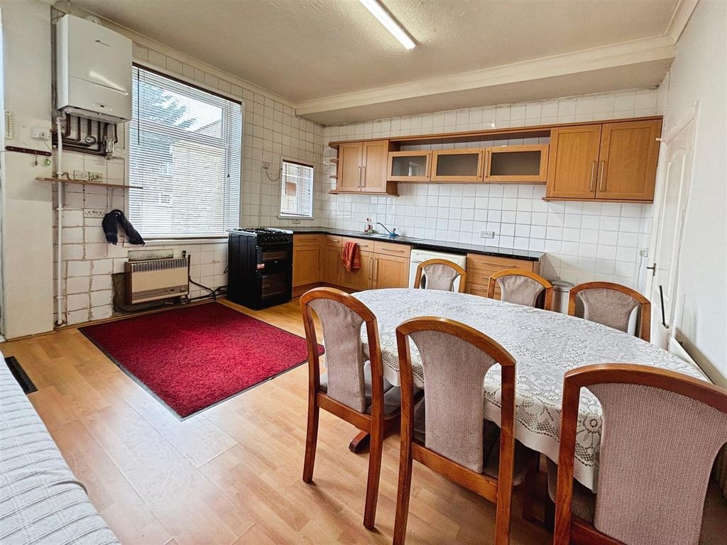 Property photo 3 of 18 Kitchen/Diner