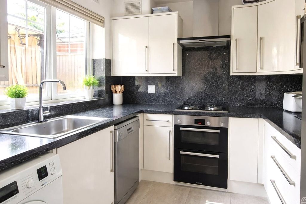 Property photo 2 of 10 Picture No. 26