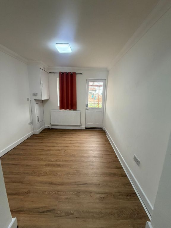 Property photo 3 of 11 Gallery