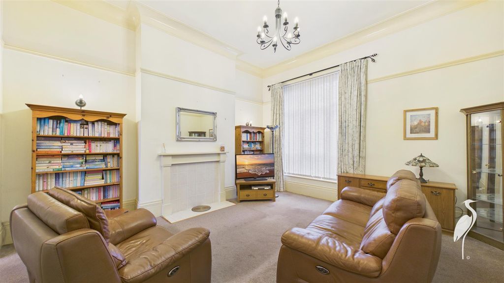 Property photo 3 of 30 Bedroom