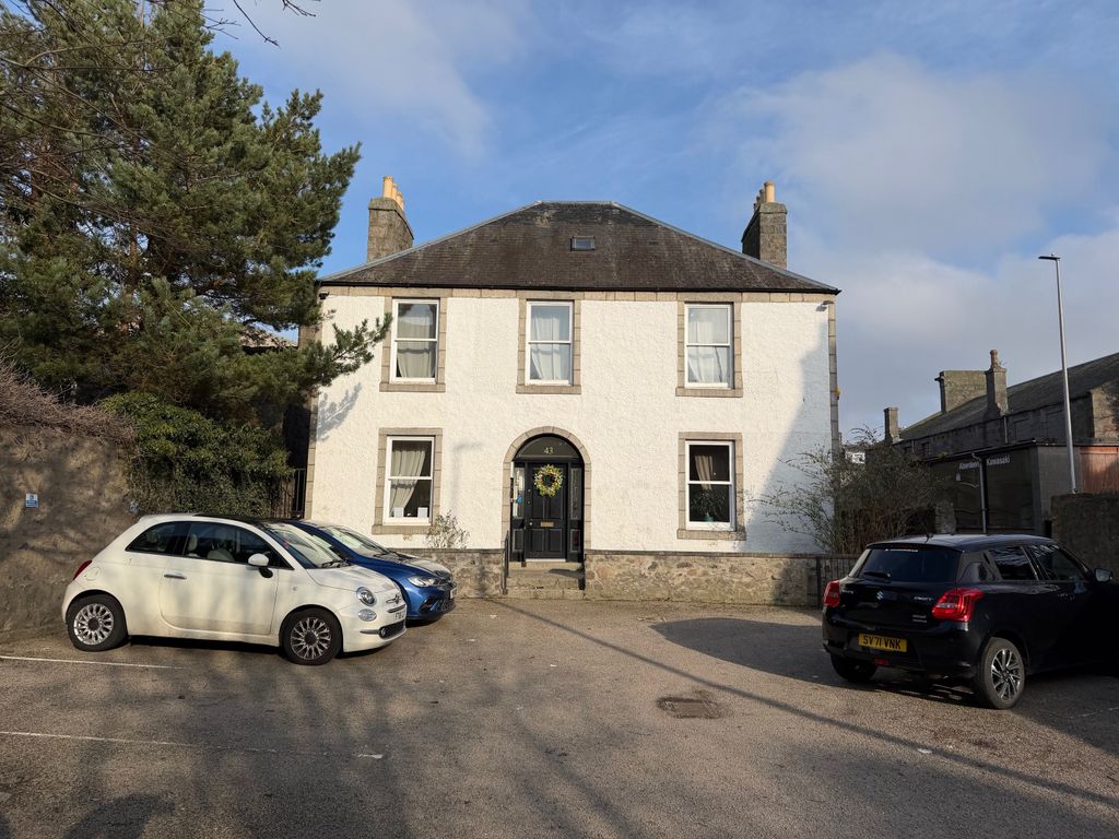 Property photo 1 of 1