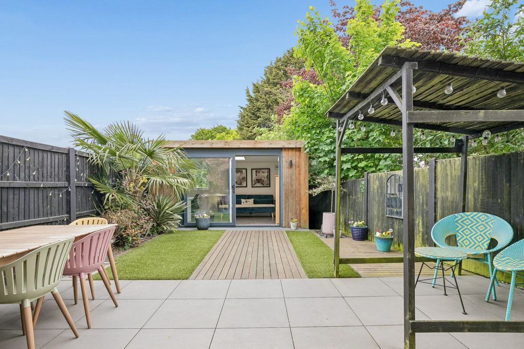Property photo 3 of 23 5069496