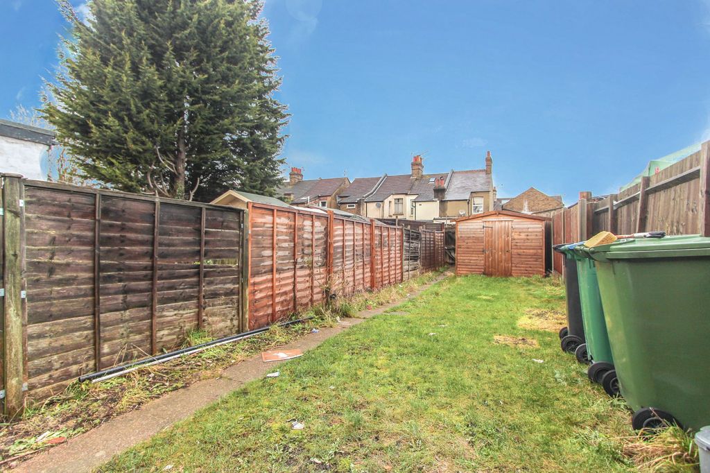 Property photo 2 of 9 Photo 09