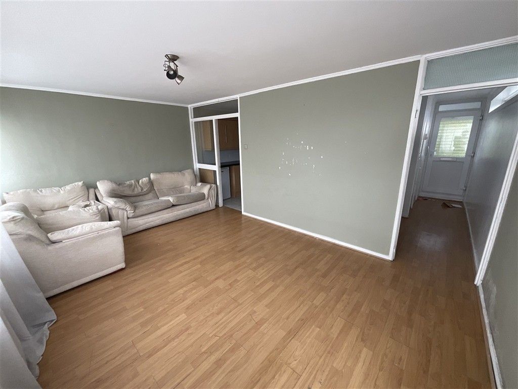 Property photo 3 of 7 Lounge