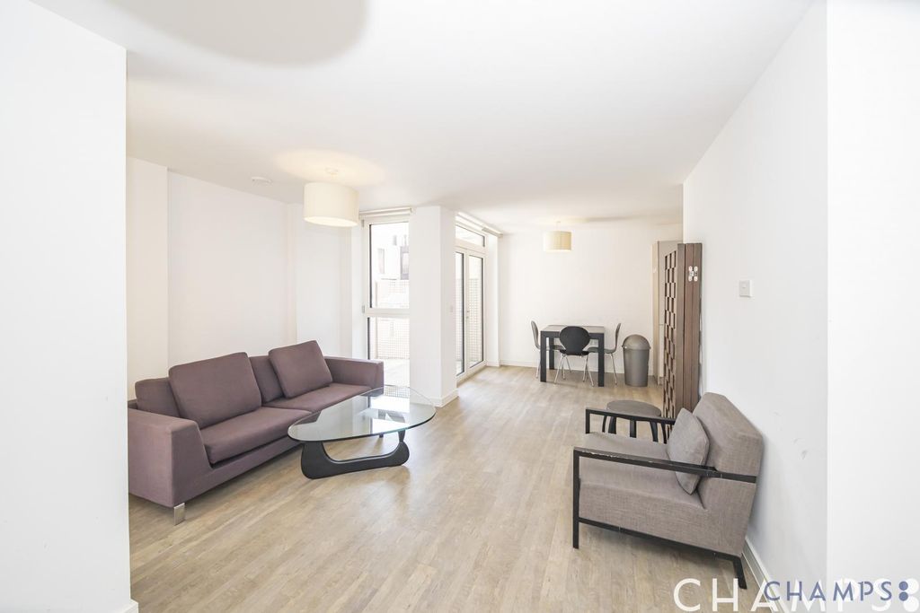 Property photo 2 of 17 Gallery