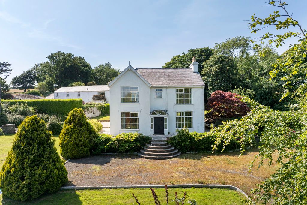 Property photo 2 of 54 Ballacregga House & Barn