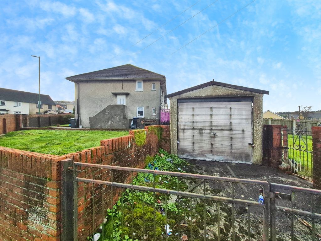 Property photo 2 of 12