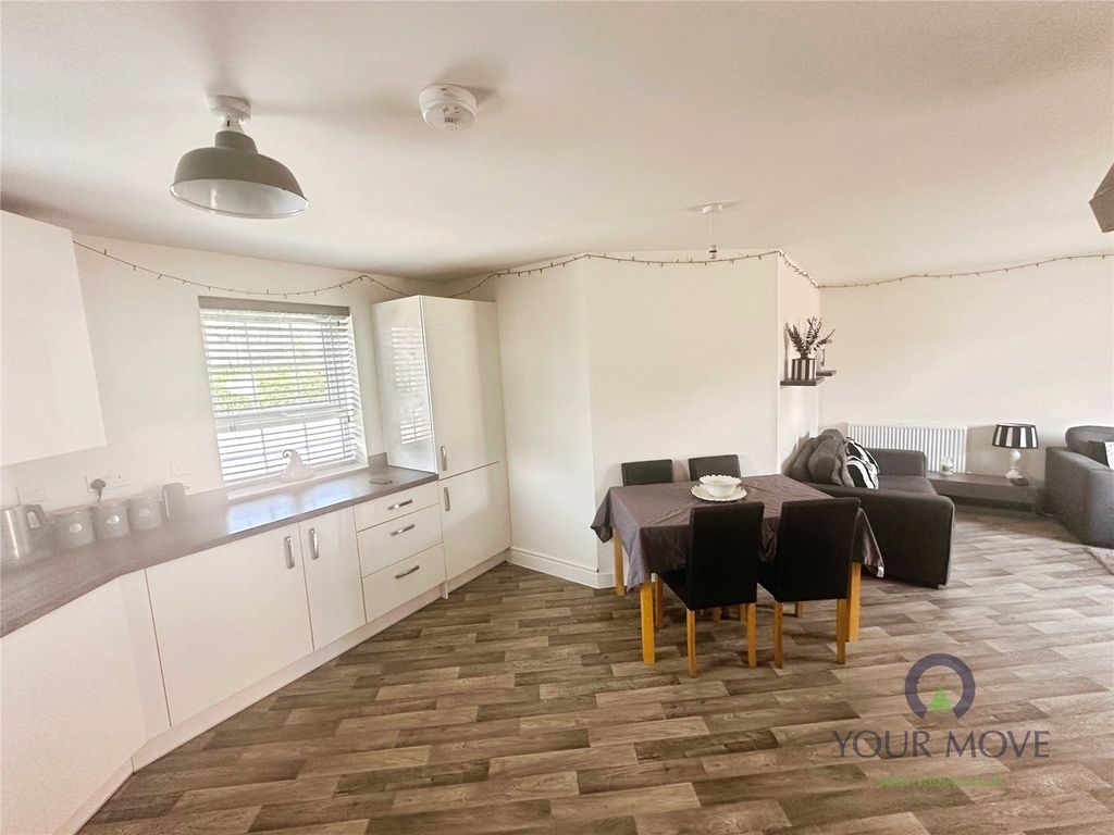 Property photo 3 of 12 Through Lounge &amp; Kit