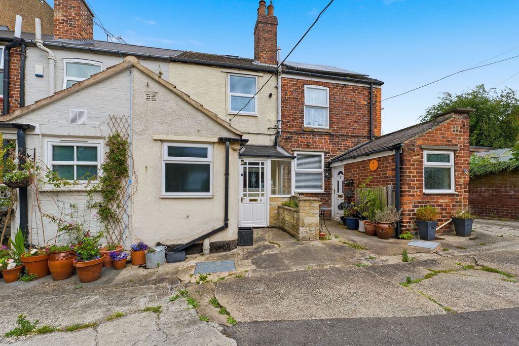 Property photo 1 of 23