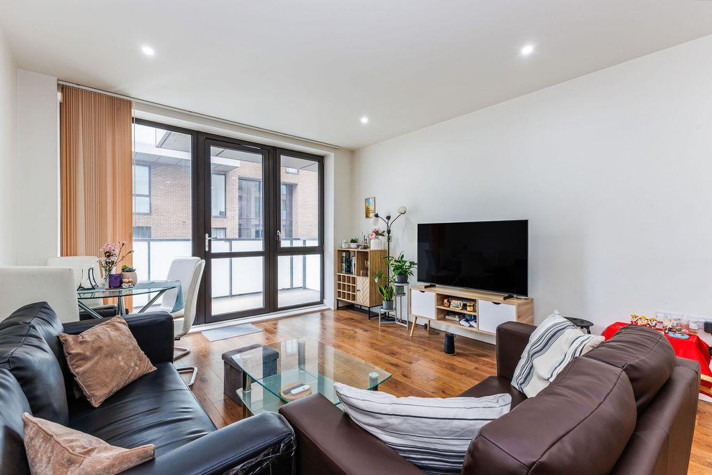 Property photo 1 of 12