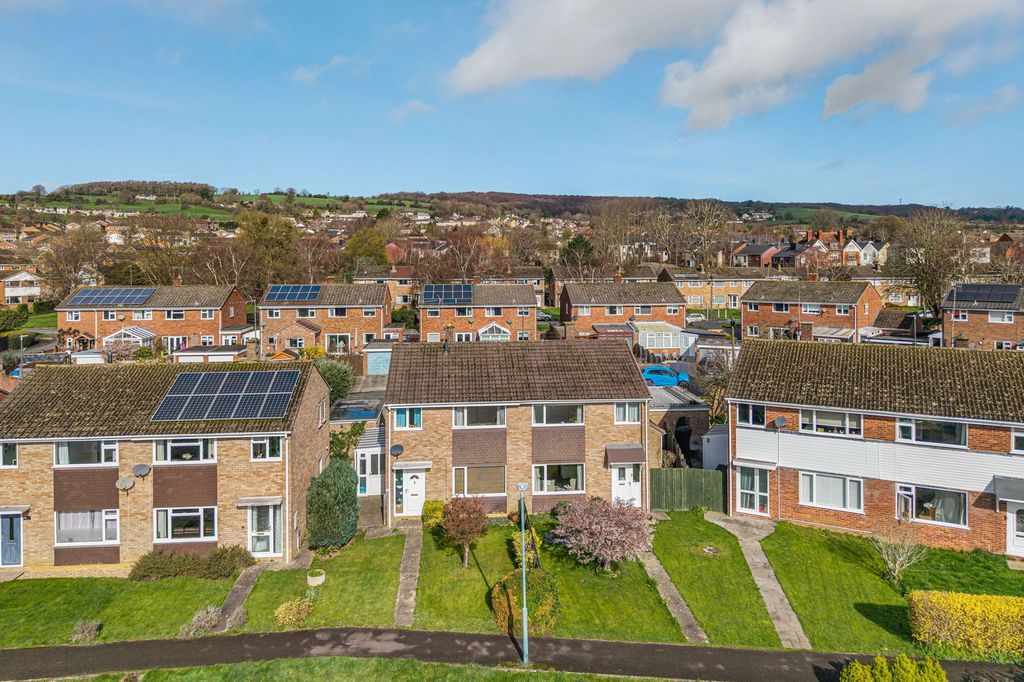 Property photo 2 of 17