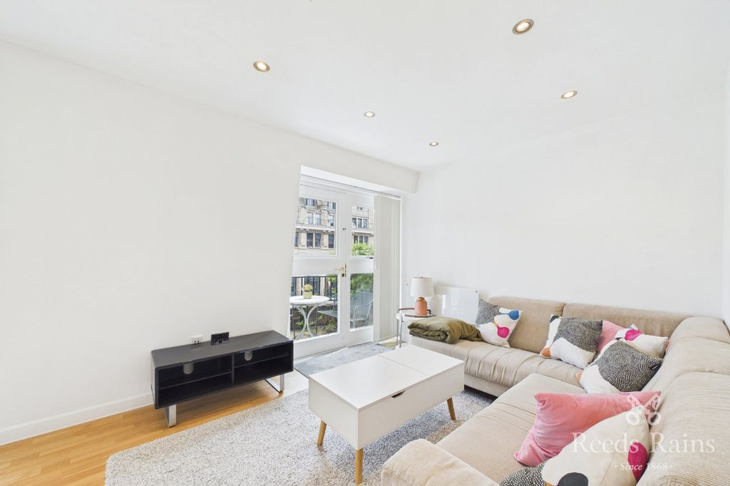 Property photo 2 of 17 Picture No. 05