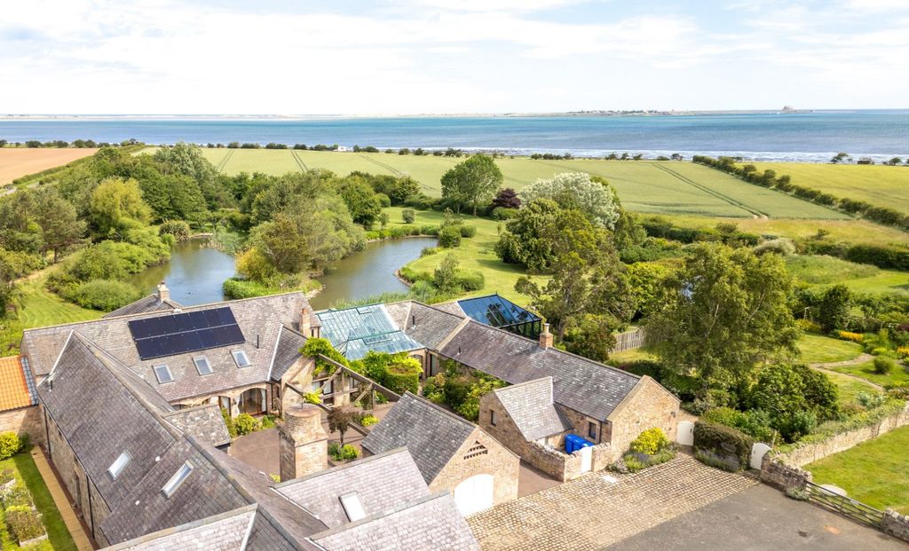 Property photo 2 of 42 Sea View