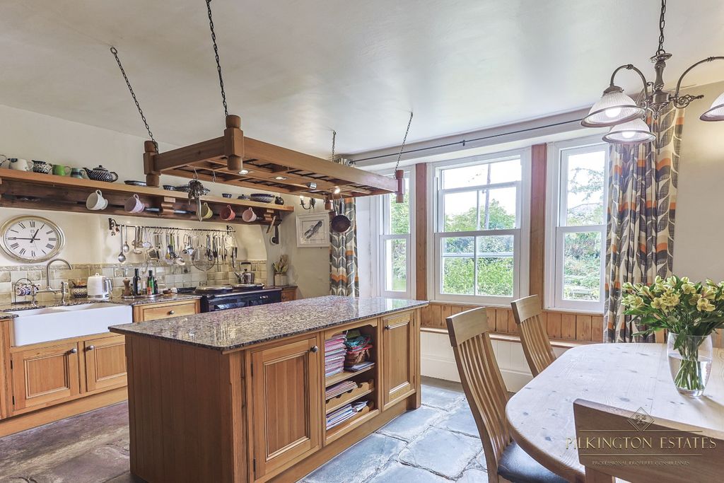 Property photo 3 of 55 4308264