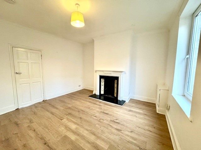 Property photo 2 of 9 Balcony