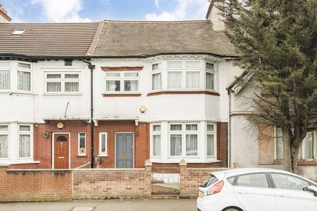 Property photo 1 of 8