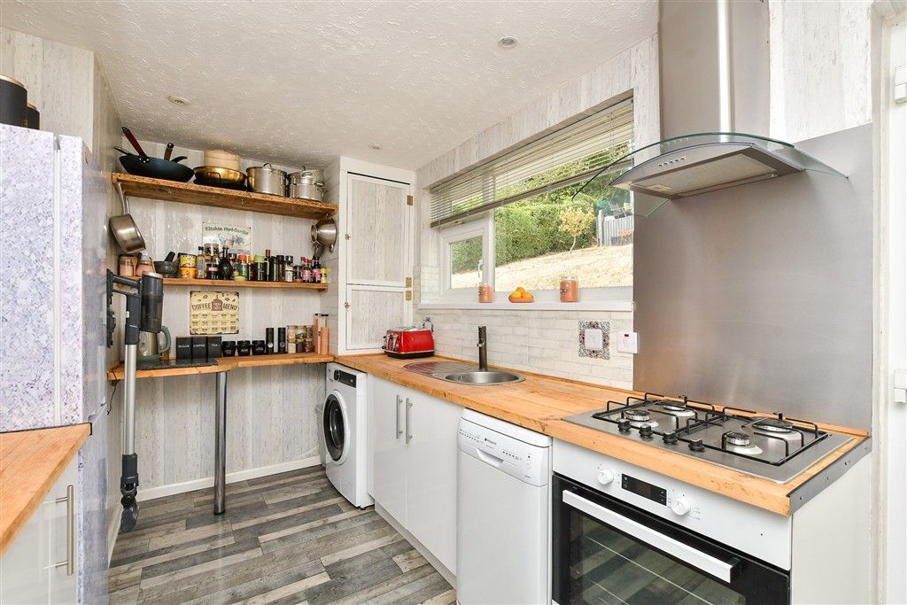 Property photo 3 of 12 Kitchen