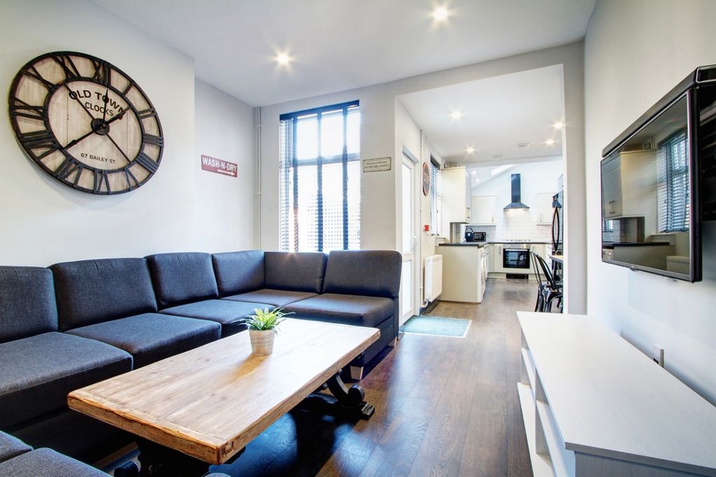 Property photo 1 of 15 Photo 0