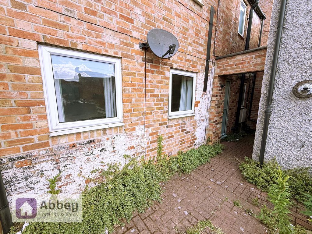 Property photo 2 of 7 Front Of Flat