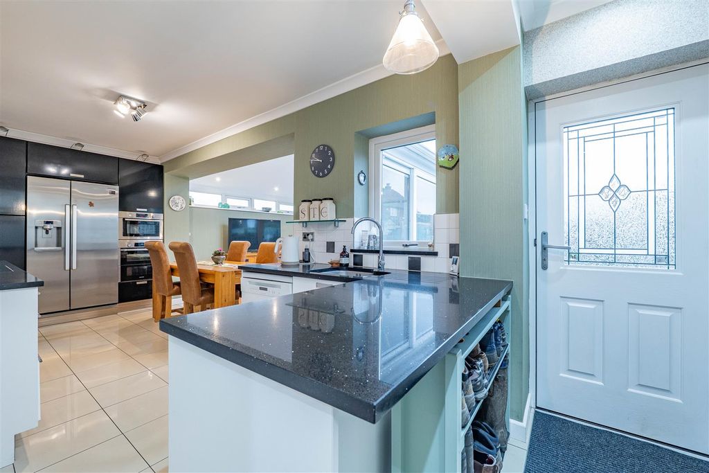 Property photo 3 of 36 Kitchen/Dining Room