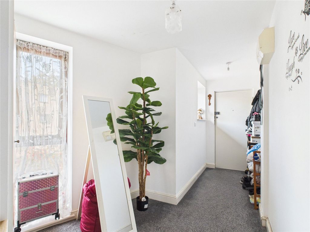 Property photo 3 of 9 Picture No. 01