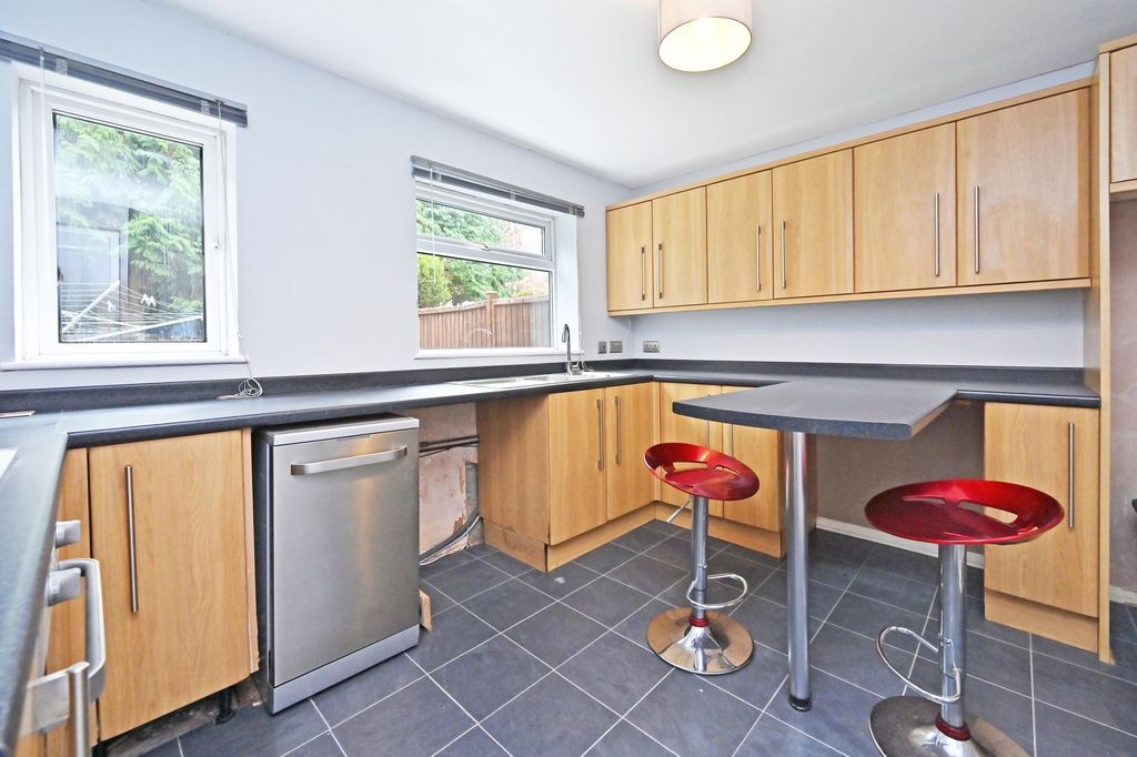 Property photo 2 of 16 Kitchen