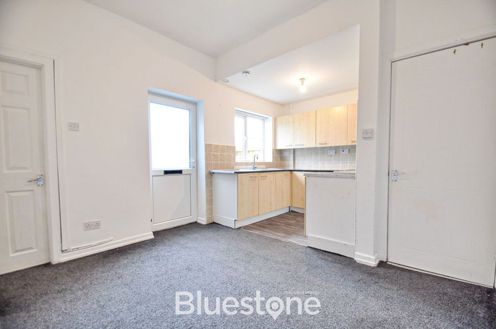 Property photo 2 of 26