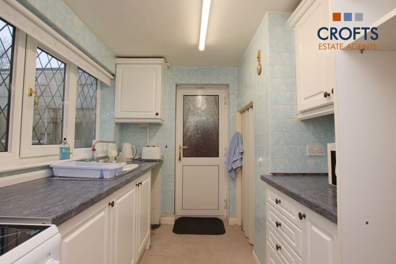 Property photo 2 of 8 Kitchen
