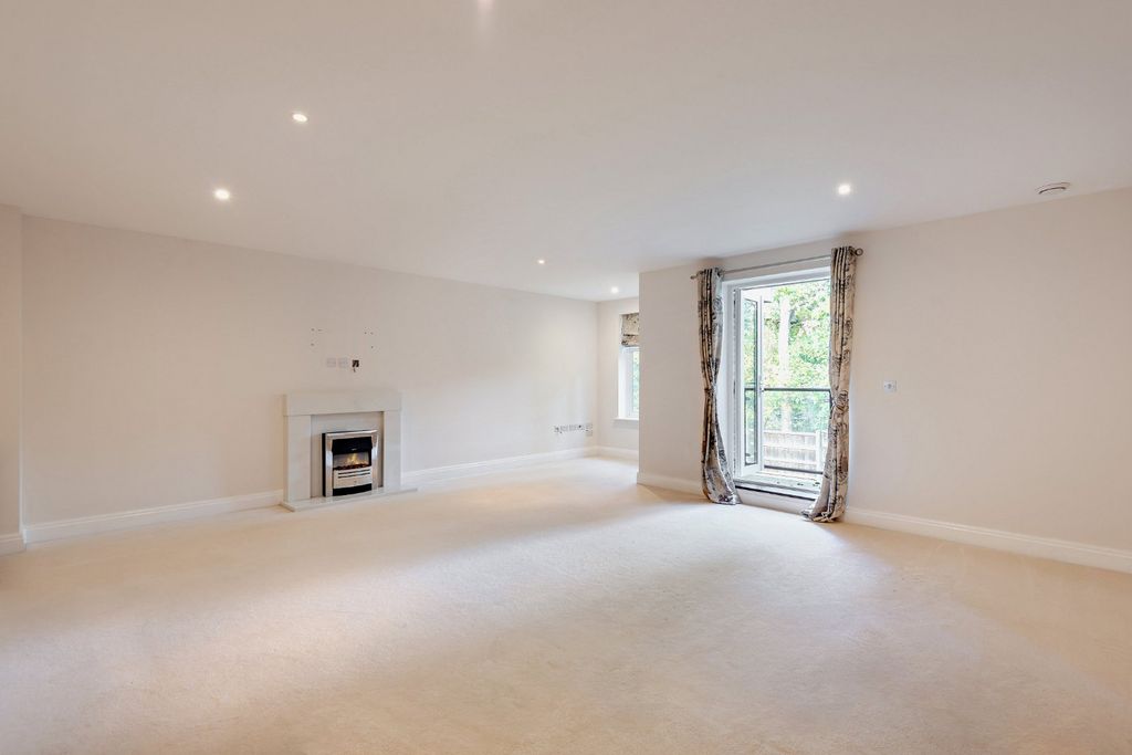 Property photo 3 of 15 Drawing Room