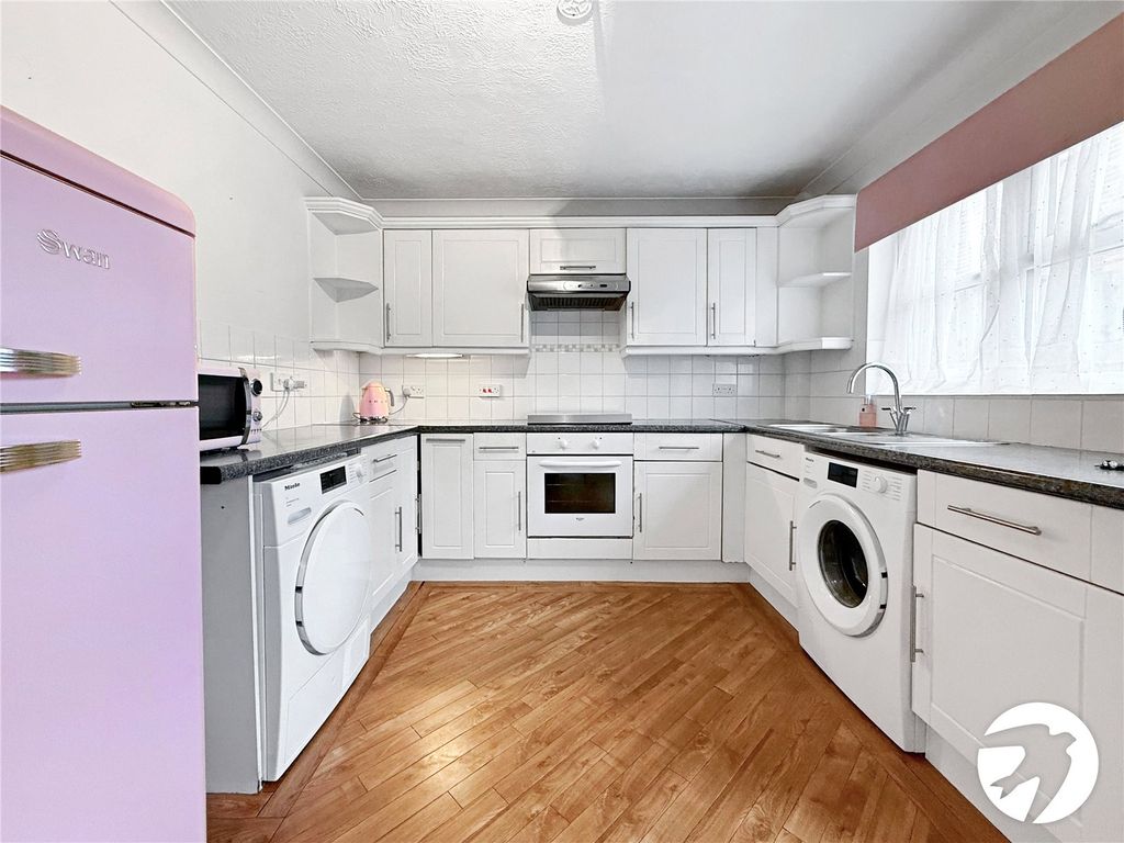 Property photo 2 of 9 Picture No. 05