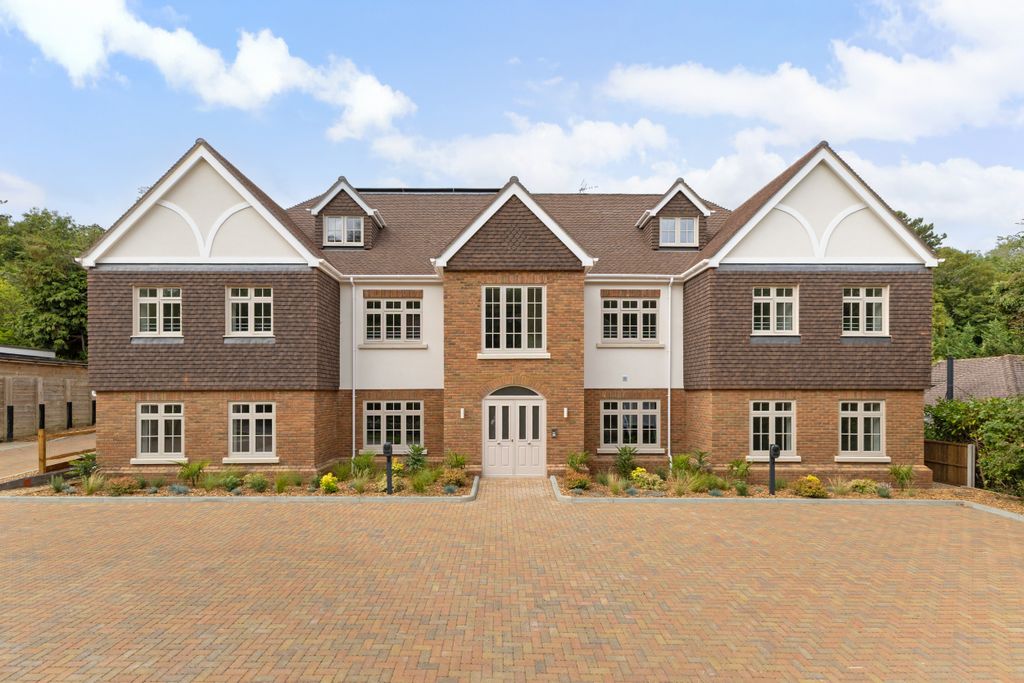 Property photo 1 of 18