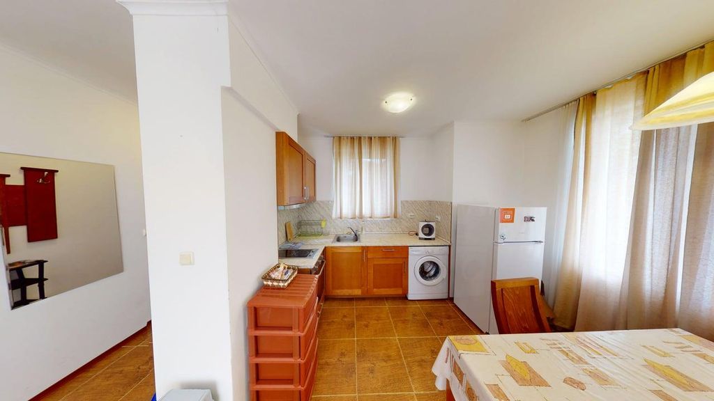 Property photo 3 of 18