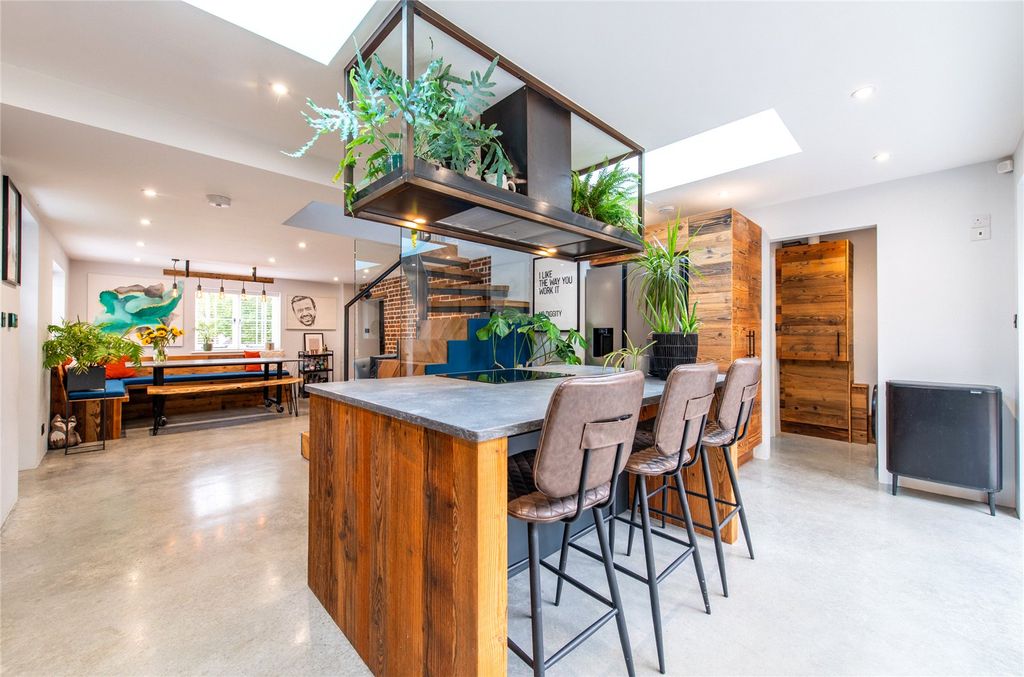 Property photo 2 of 38 Picture 2