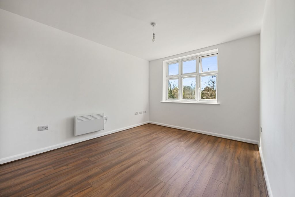 Property photo 3 of 11 Reception