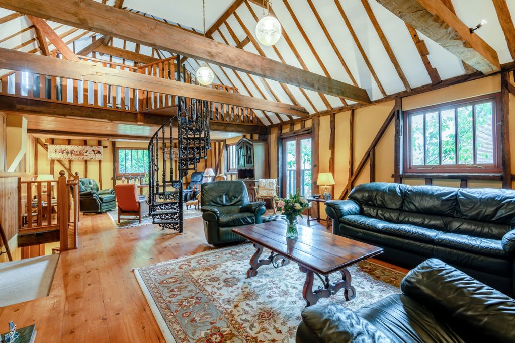 Property photo 2 of 11 Sitting Room