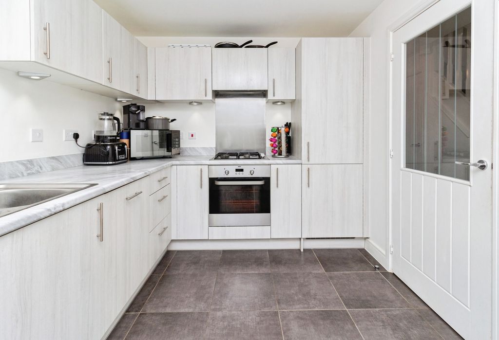 Property photo 3 of 16 Pbox-Img.Jpg