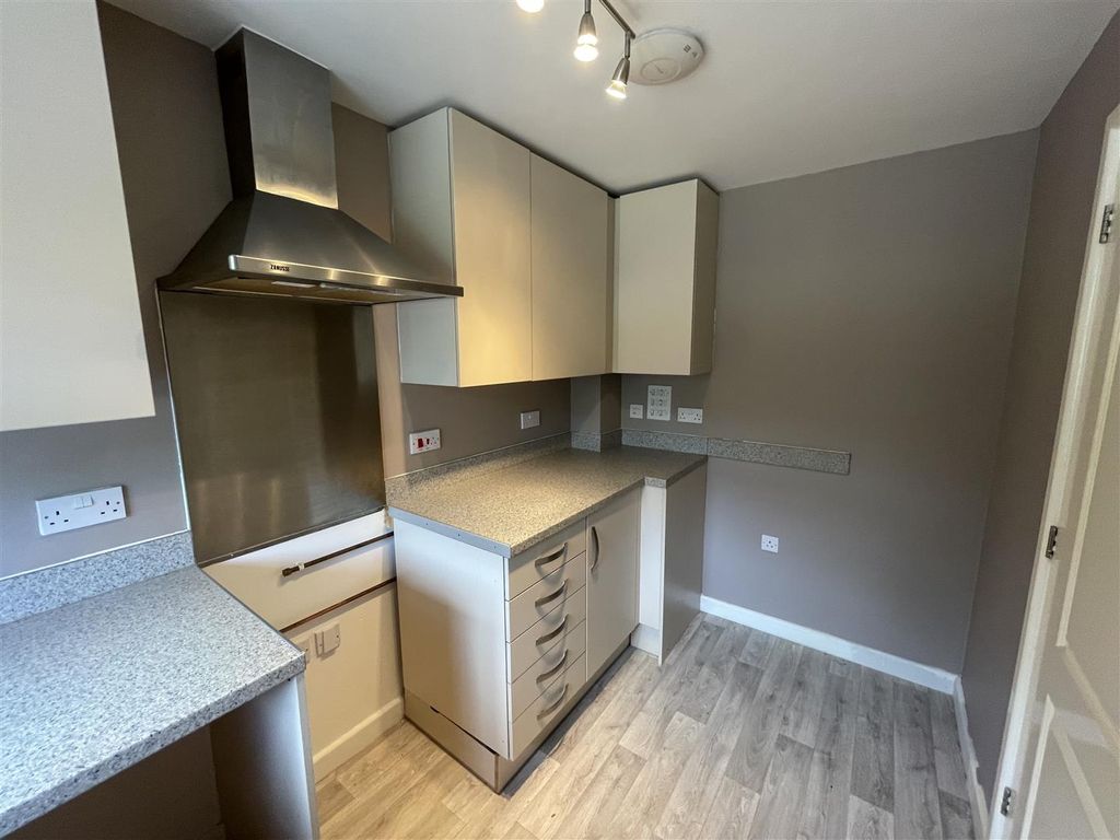 Property photo 2 of 11 Img_5737.Jpg