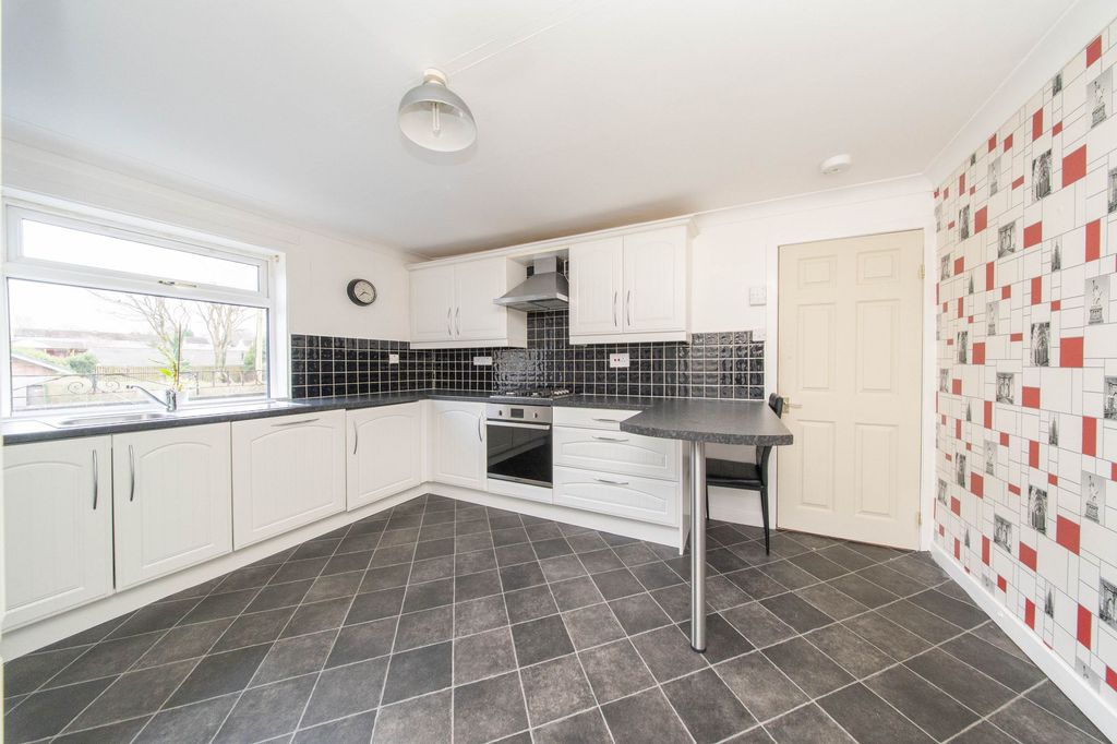 Property photo 3 of 26 Breakfasting Kitchen