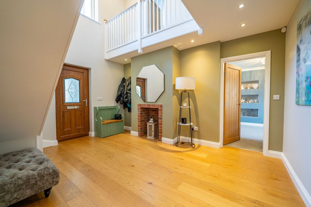 Property photo 2 of 30